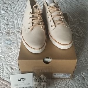 UGGS W KALLISTO size 8 / 39 BNIB